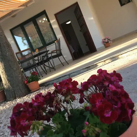 Apartment Karla Snb Lozovac Exterior foto
